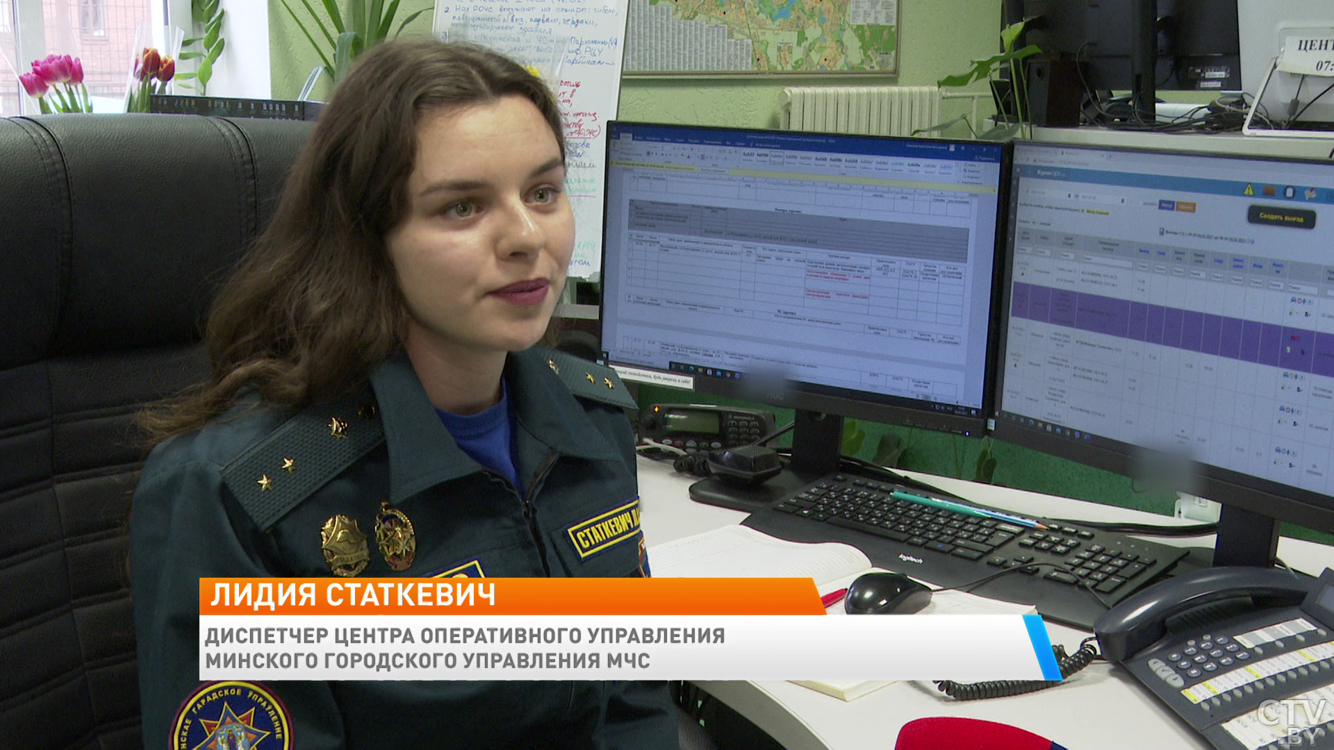 «Раз в году, наверное, можно увидеть всех мужчин с цветами». Как проходит 8 марта у женщин, которые работают в этот день -13