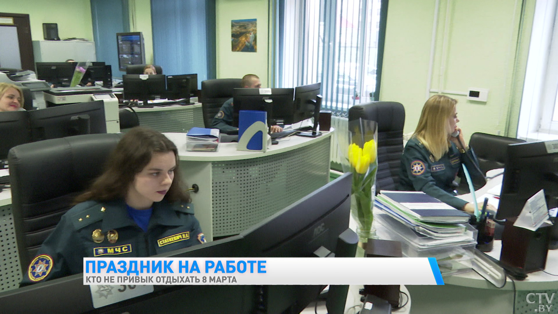 «Раз в году, наверное, можно увидеть всех мужчин с цветами». Как проходит 8 марта у женщин, которые работают в этот день -10