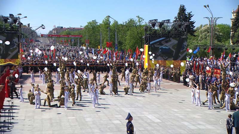 «Сильно прочувствована та эпоха, когда хлеб был ценой золота». Великая Отечественная война и Победа глазами юных художников-51