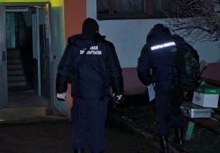 В Бобруйске мужчина до смерти избил женщину и вынес её тело во двор 