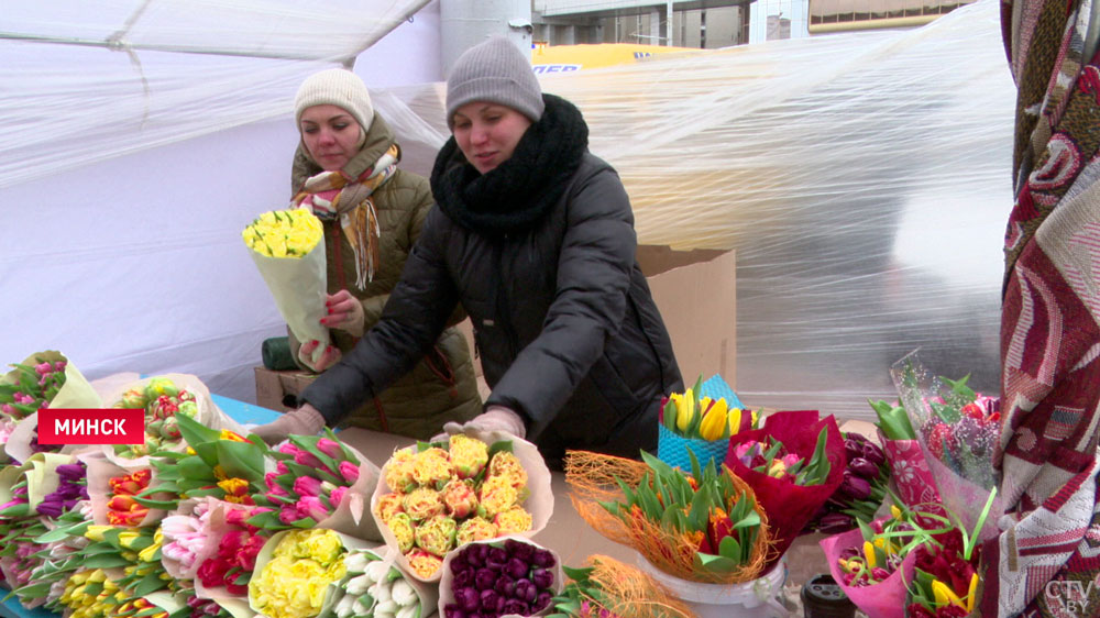 «Чтобы каждый день были счастливые и радовались». Мужчины поздравляют белорусок с 8 Марта. Чего желают в первую очередь?-1