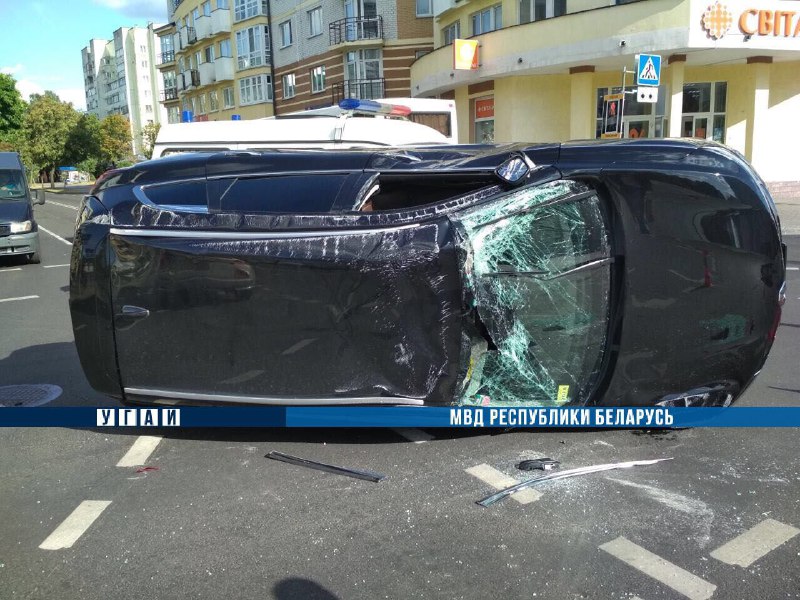 В Бресте во время ДТП несколько раз перевернулся Renault -4