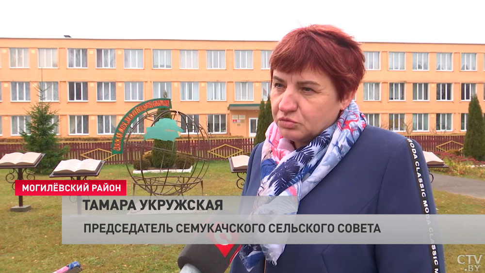 «Мы должны помнить о том, что было». В агрогородке Семукачи увековечили историю в железных книгах -7