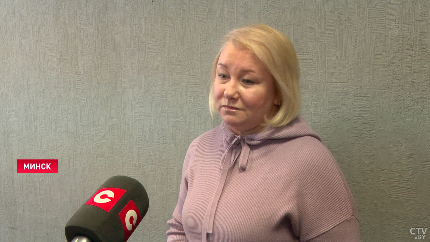 «Приезжайте, вашего автомобиля практически нет». На новую машину минчанки упала балка с крыши 9-этажки-19