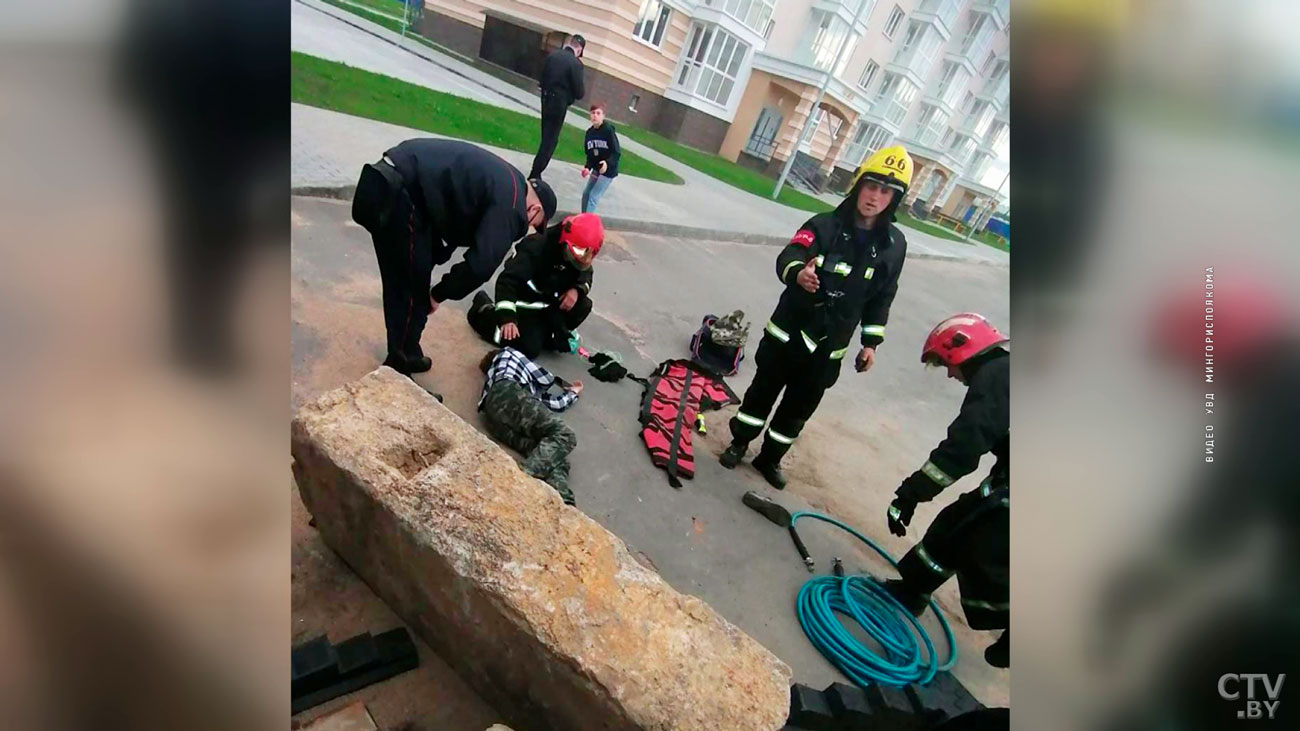 На площадке у новостройки в Минске на ногу ребёнка упал бетонный блок-1