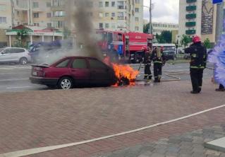 На проспекте Победителей в Минске сгорел автомобиль