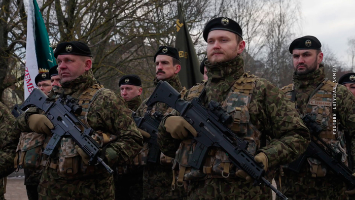 Слежка за военными в Латвии и поставка касок в Польшу – на внешнем контуре Беларуси неспокойно