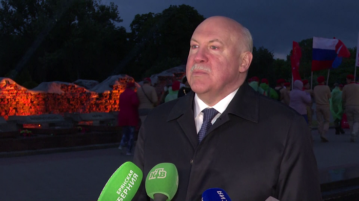 Дмитрий Мезенцев: «Сегодня здесь, на земле легендарной Брестской крепости, тысячи людей»