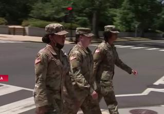 Бойцы Нацгвардии США покинули зону вокруг Капитолия