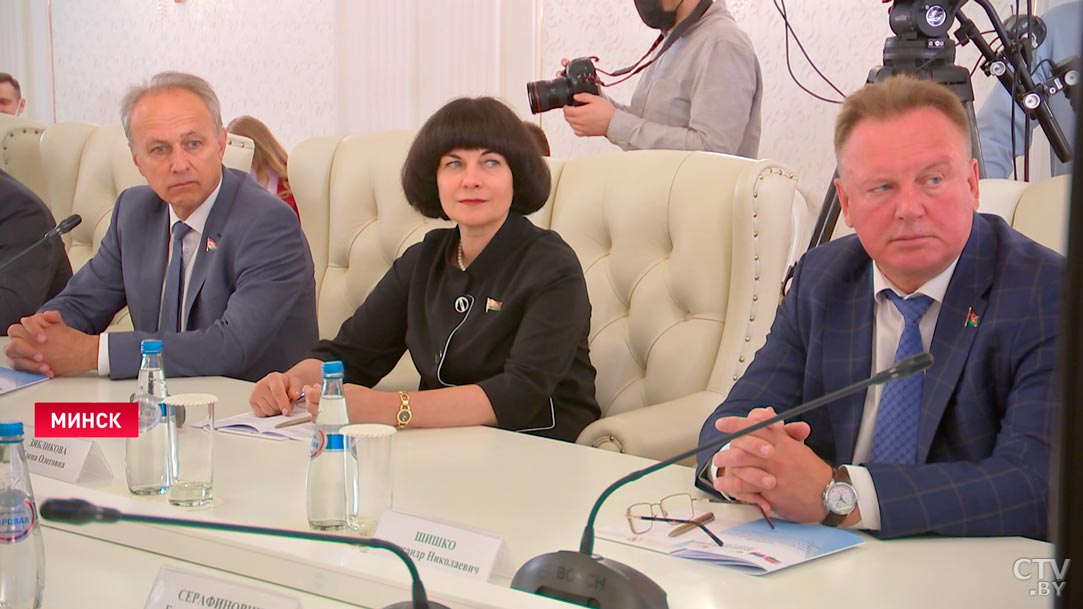 «По этим направлениям созданы солидные заделы». Что на повестке обсуждения второго дня Форума регионов?-7