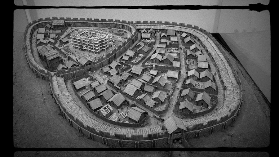 «Поселение погибает после сильного пожара». Как началась история Старого замка в Гродно-4