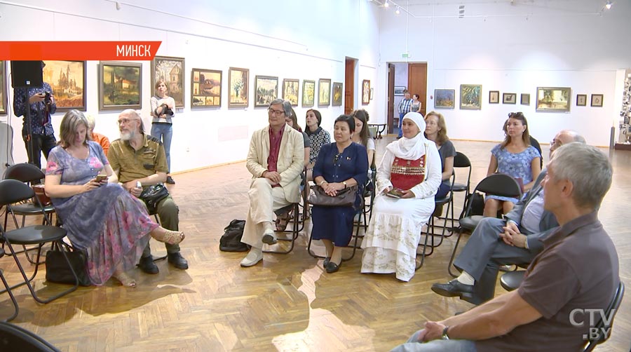 «Будет большой праздник»: в преддверии Дня белорусской письменности в Минске литераторы из разных стран читали белорусские стихи-4