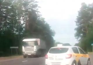Стало известно о наезде на сотрудника ГАИ в Бобруйском районе. Водитель пытался скрыться
