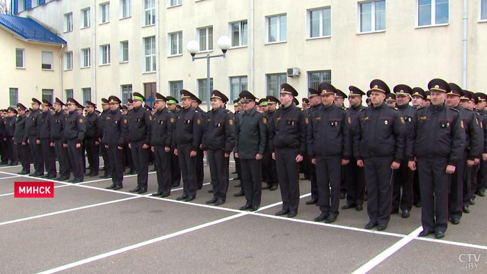 «Вернулся в строй и с радостью и гордостью продолжил служить своей родине». В Минске наградили лучших милиционеров-1