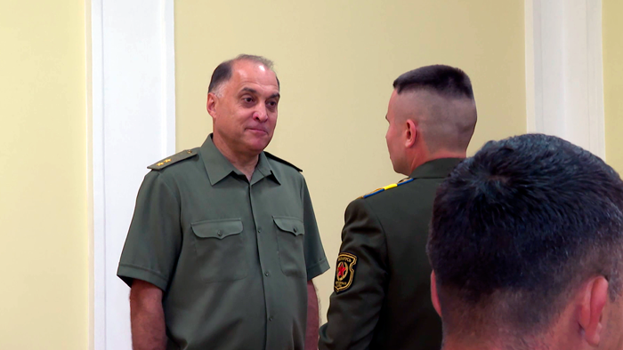 Александр Вольфович по указу Президента вручил награды ряду военнослужащих