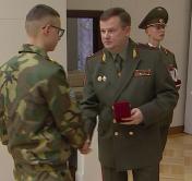 Министерство обороны наградило лучших солдат-срочников Беларуси