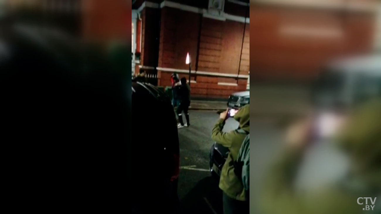 Нападение на посольство Беларуси в Лондоне и избиение консула. Что известно на данный момент?-1