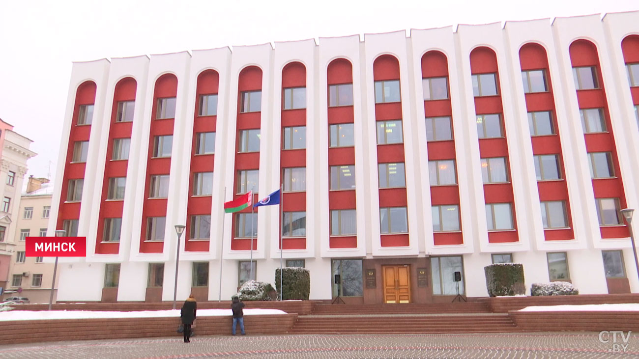 Нападение на посольство Беларуси в Лондоне и избиение консула. Что известно на данный момент?-7