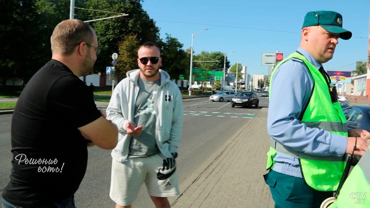 Решил скрыться с места, не дожидаясь ГАИ. В Минске на глазах журналиста задержали таксиста-нарушителя-15