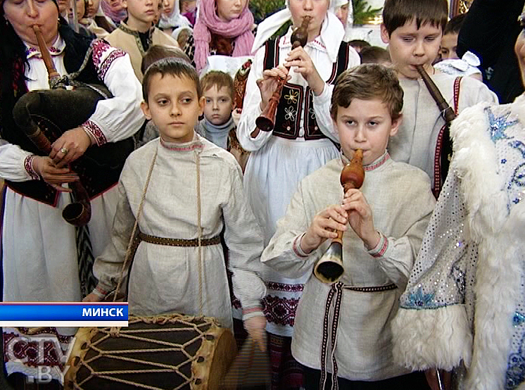 В Свято-Духовом кафедральном соборе на благотворительную акцию «Рождественская елка – наши дети» собрались ребята из разных областей Беларуси, России и Украины