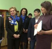 Марианна Щёткина, посещая путчинскую школу накануне Нового года: «Важно принести тепло в каждый дом»