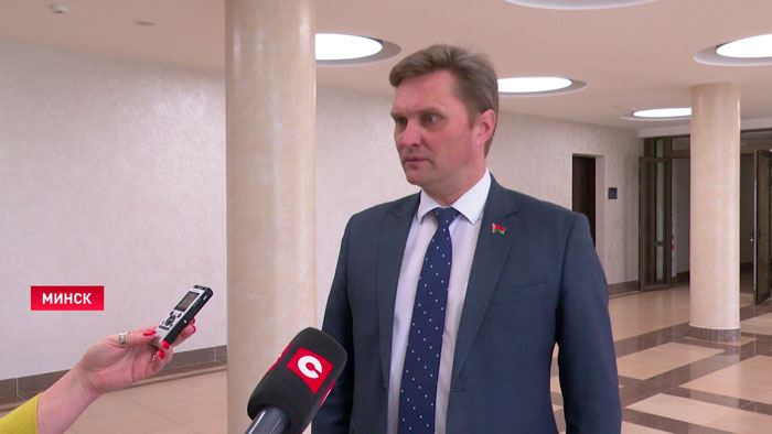Наталья Кочанова провела совещание с активом Минска-4 Наталья Кочанова провела совещание с активом Минска-4