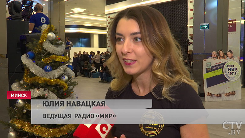 «Очень крутые музыканты выступают». Лера Яскевич спела в Минске в выездной студии радиостанции «Мир» -7 «Очень крутые музыканты выступают». Лера Яскевич спела в Минске в выездной студии радиостанции «Мир» -7