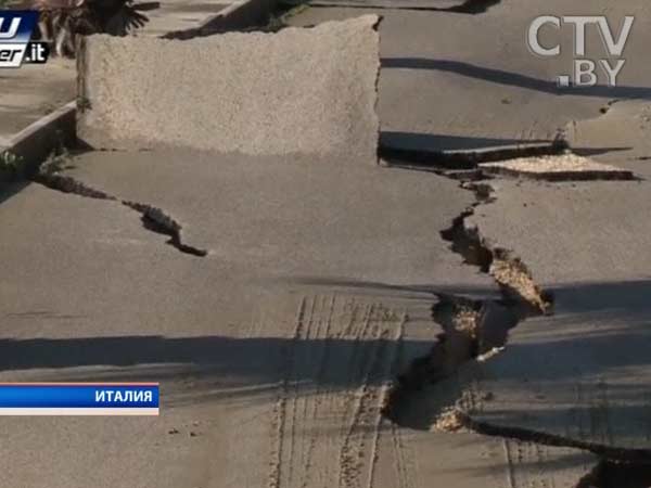 Наводнение и оползни на Сицилии разрушили дороги, дома проваливаются под землю
