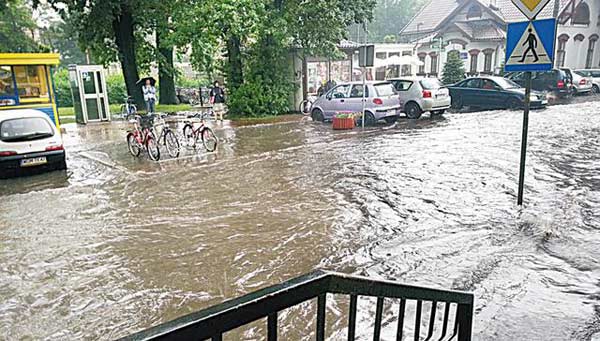 Наводнения в Европе: в Германии из берегов вышла Эльба, вода поднялась на 7 м, в Будапеште рекордный уровень воды – 9 м