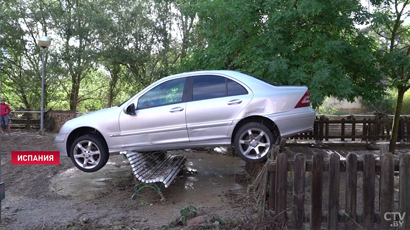 В Испании из-за сильнейшего наводнения под воду ушёл целый город-1