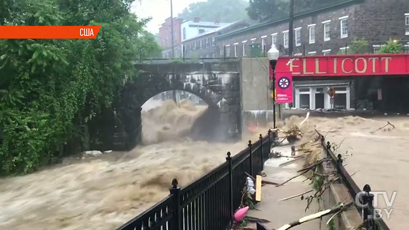 В американском штате Мэриленд масштабное наводнение: вода поднялась до 2 этажа-1