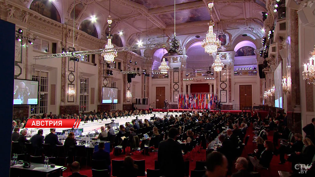 Лукашенко прокомментировал ситуацию с литовскими фурами-6