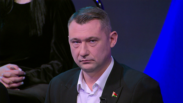 Талай: Основной закон Беларуси – это Конституция адекватного восприятия действительности Талай: Основной закон Беларуси – это Конституция адекватного восприятия действительности