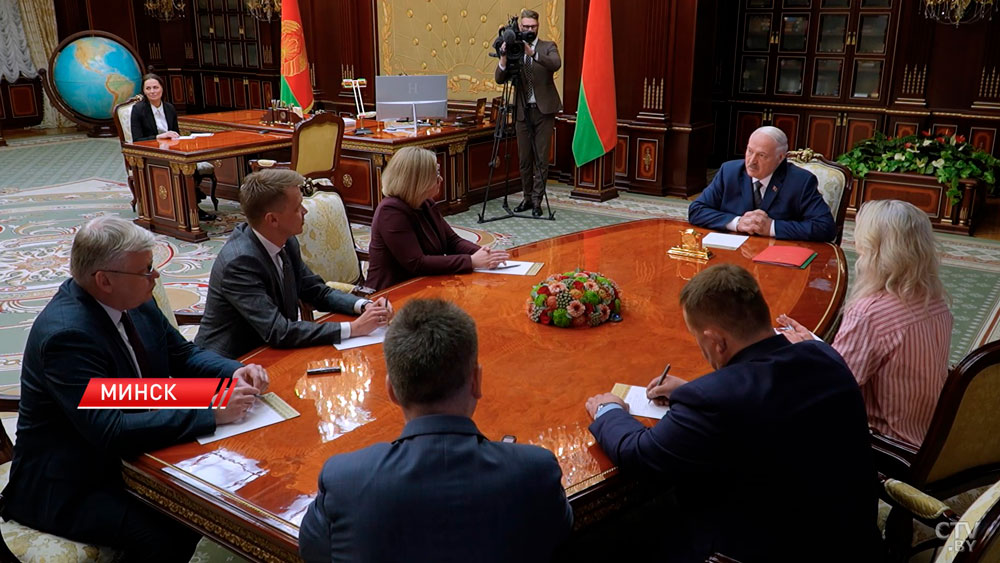 Лукашенко рассказал о предложении Трампа посетить Мар-а-Лаго-4 Лукашенко рассказал о предложении Трампа посетить Мар-а-Лаго-4