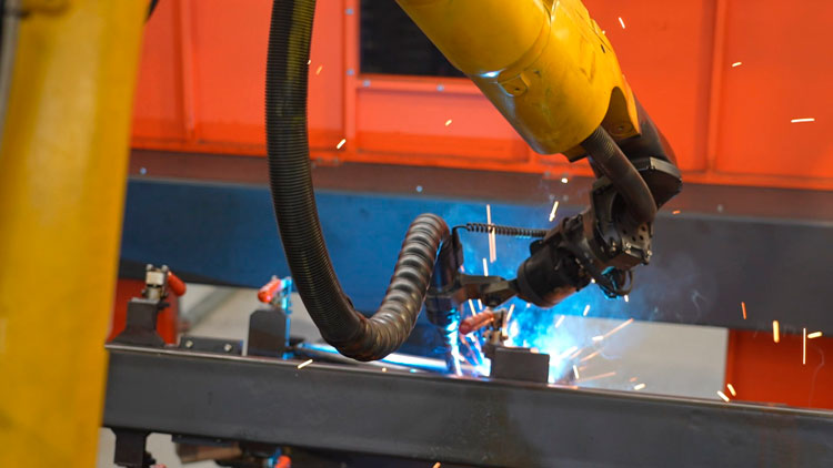 Эффективность без обеда, выходных и перерывов: на что способны промышленные роботы