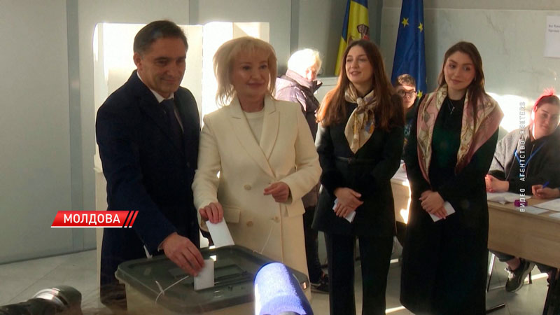 На выборах президента в Молдове зафиксировано более 100 нарушений-6