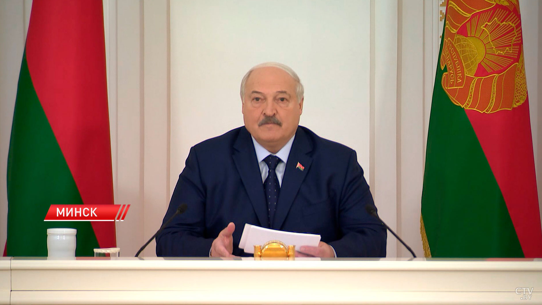 Лукашенко: у нас самые низкие цены в мире. Если не можешь купить, ну так иди работай-4