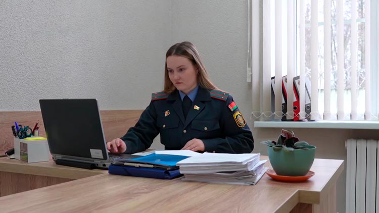 Рассмотрение материалов и отработка жилого сектора – узнали, как проходит день участкового инспектора милиции