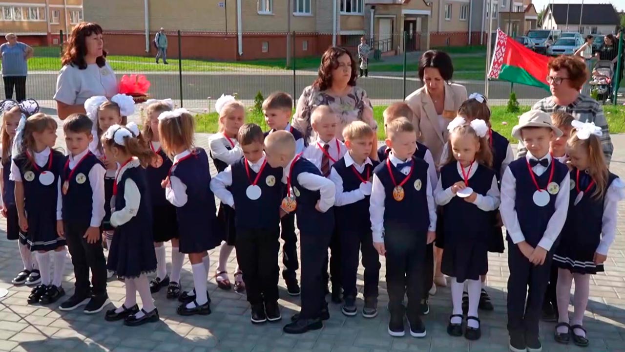 Есть даже свой цех выпечки! Чем уникальна начальная школа в Слуцке, рассказала директор
