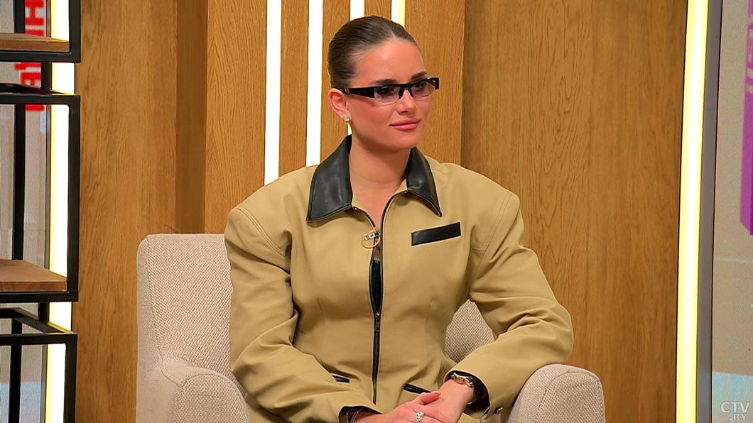 Премьера! Анна Трубецкая и Арина Войтенко спели дуэтом – узнали, как снимали клип на песню «Сорри»-4