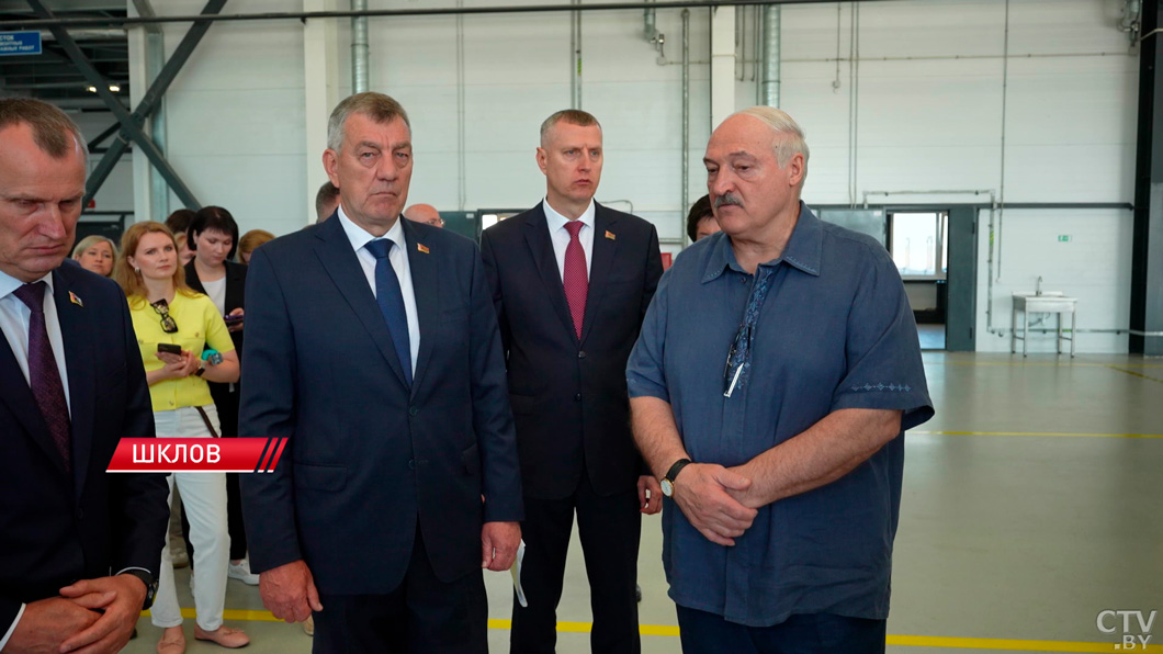 Лукашенко: надо сделать так, чтобы райагросервисы не были пасынками у наших заводов-4 Лукашенко: надо сделать так, чтобы райагросервисы не были пасынками у наших заводов-4
