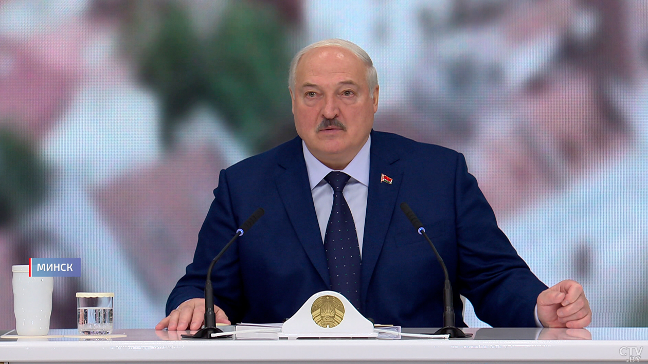 Помилование, умные деревни и полёт в космос – о чём студенты БГУИР спрашивали Лукашенко?-24