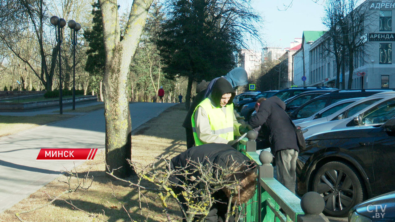 Свыше 350 представителей молодёжи приняли участие в субботнике в Первомайском районе Минска-2