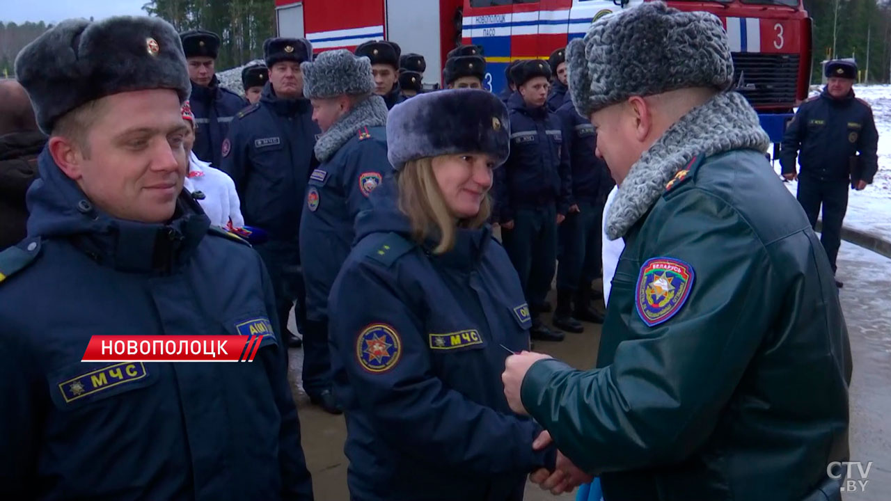 Сотрудникам полоцкого и новополоцкого подразделений МЧС вручили ключи от арендных квартир-2