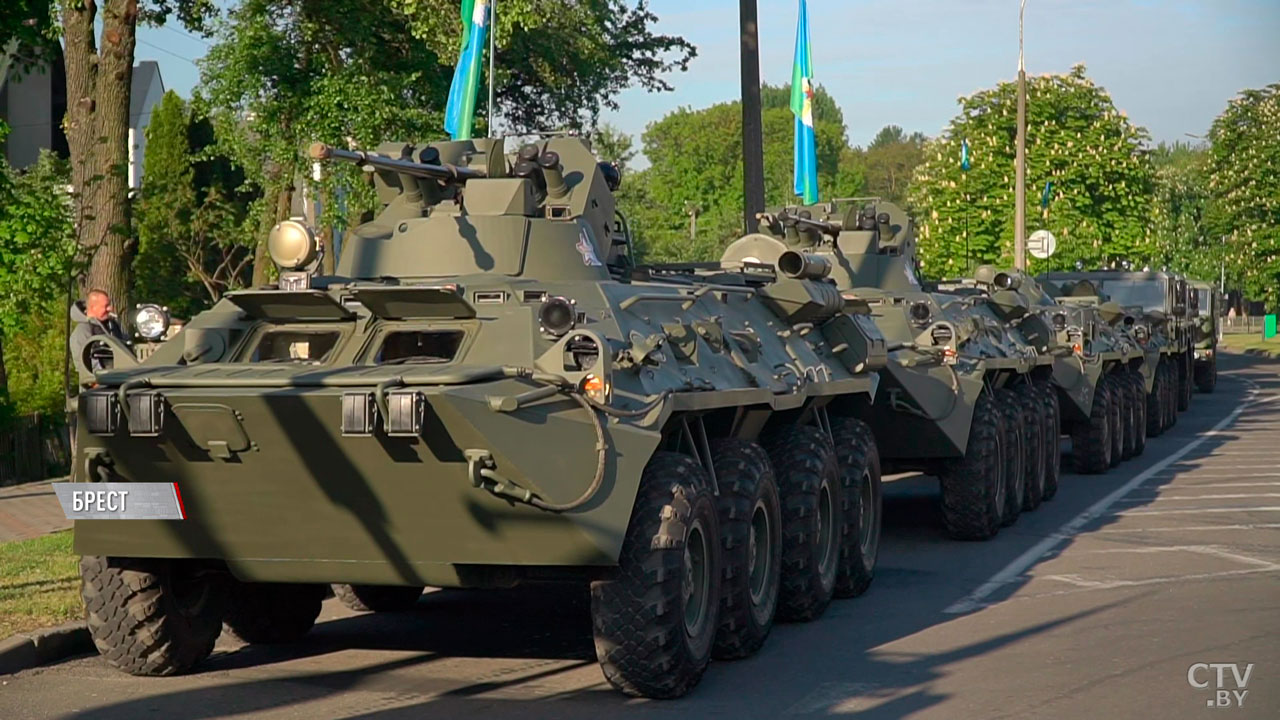 Шествие поколений, военный парад и эксклюзив от железнодорожников – как в Бресте отпразднуют 9 Мая?-4