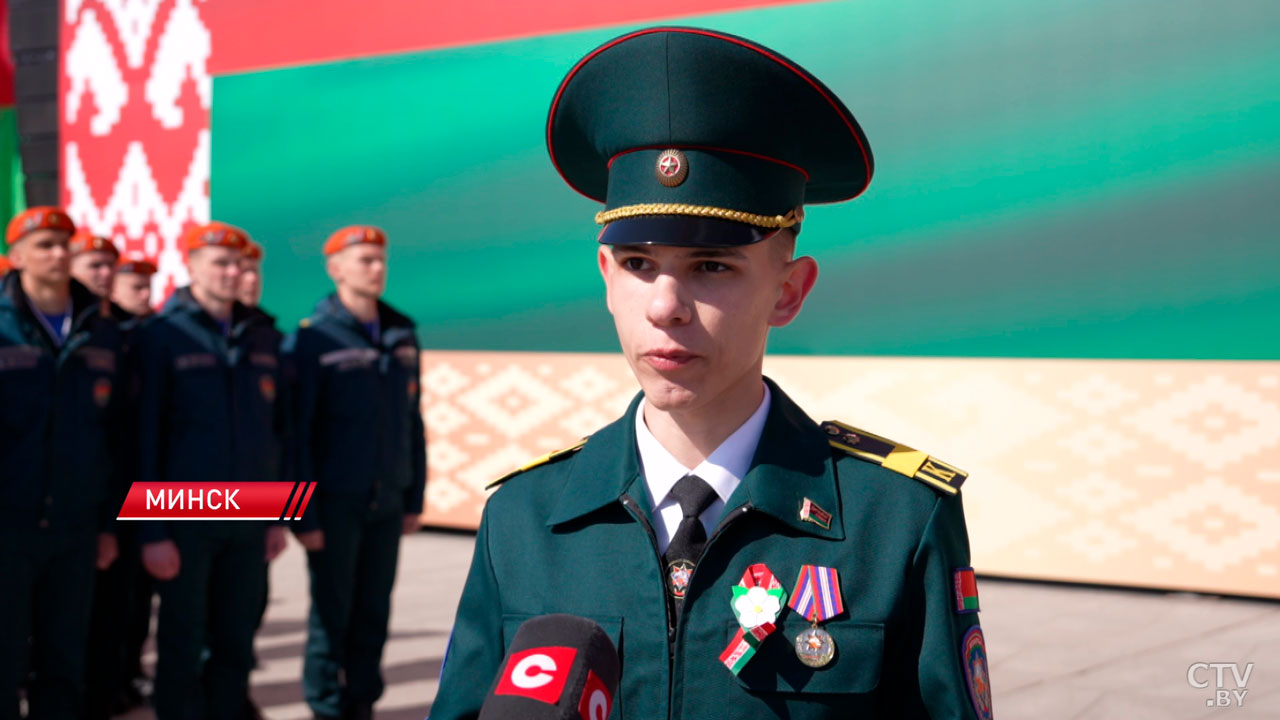 Церемония торжественного чествования государственных герба, гимна и флага состоялась в Минске-6