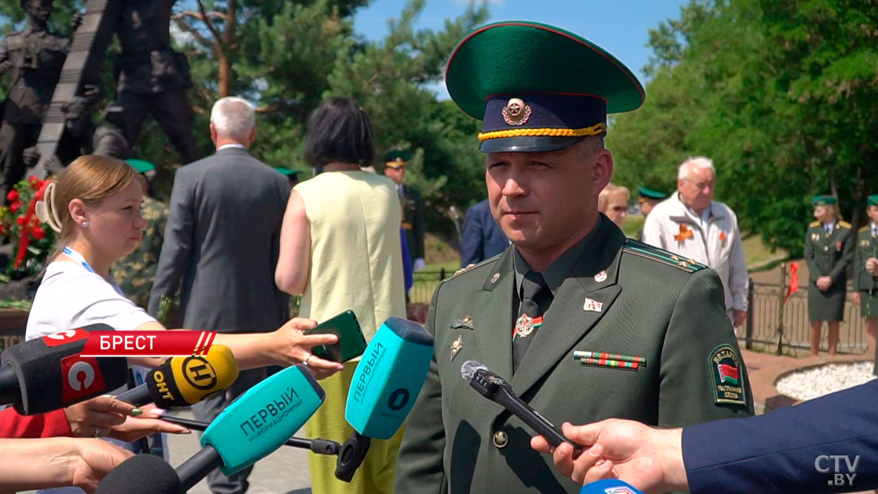 У Северных ворот Брестской крепости появилась масштабная скульптурная композиция-6