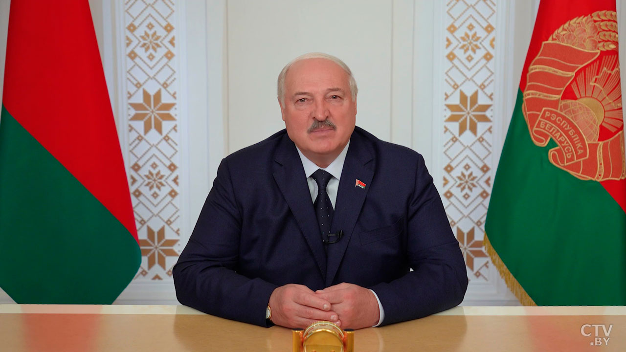 Президент Беларуси направил видеообращение к участникам XII Форума регионов Беларуси и России-2
