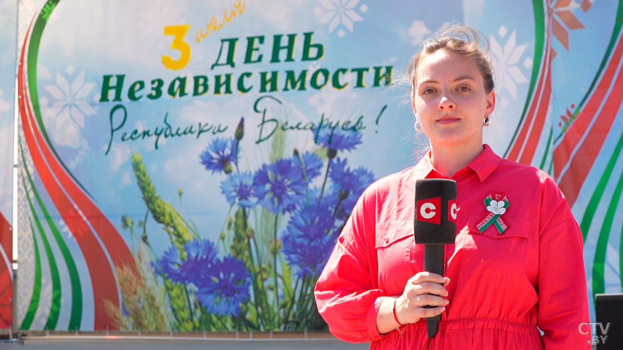 На праздник пришли буквально все! Как 3 июля отмечают в первом освобождённом посёлке Беларуси?-2