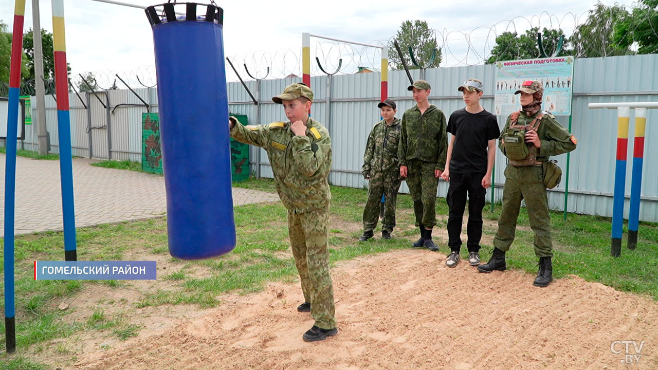 В километре от границы с Украиной – школьники из Глыбоцкого добровольно охраняют рубежи Родины-12